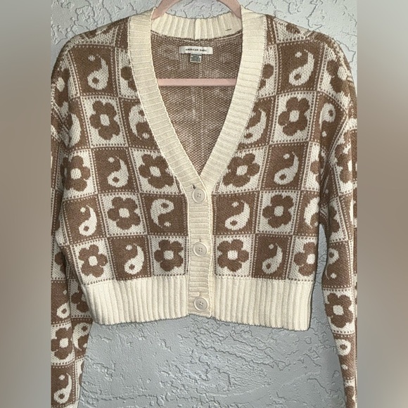 American Eagle Outfitters Yin & Yang w/ Flowers Cropped Cardigan - Picture 4 of 9